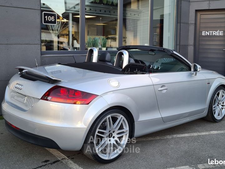 Audi TT Cabriolet S-line 200cv - 3