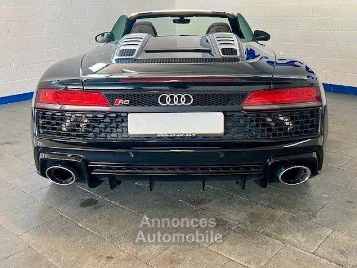 Audi R8 Spyder 52 FSI RWD - 4