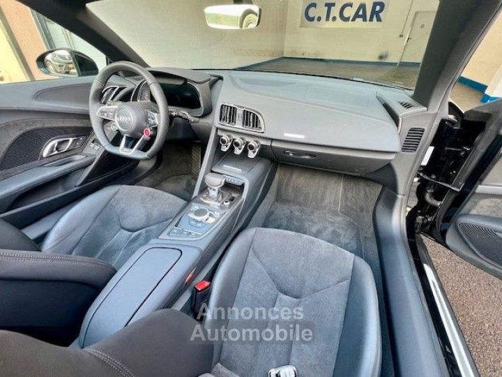 Audi R8 Spyder 52 FSI RWD - 5