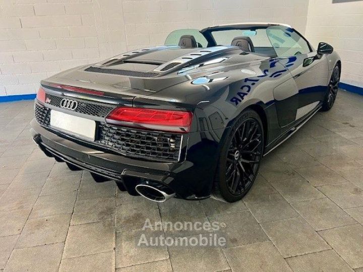Audi R8 Spyder 52 FSI RWD - 10