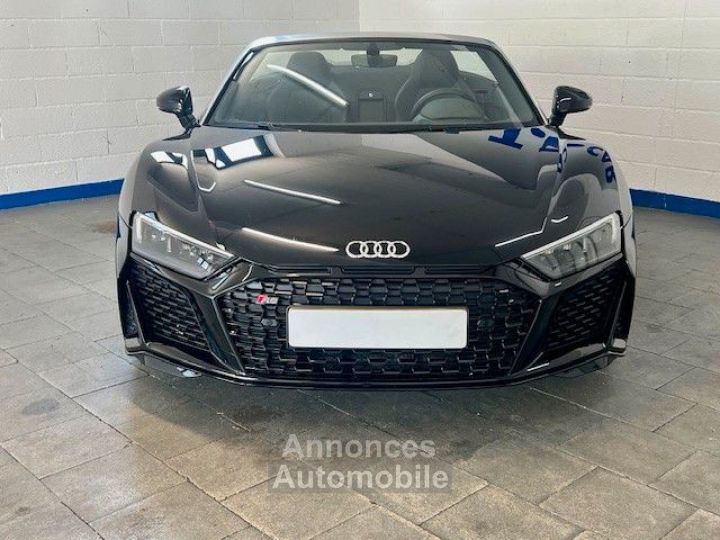 Audi R8 Spyder 52 FSI RWD - 11