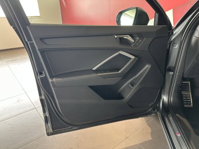 Audi Q3 Sportback 45 TFSIe 245 ch S tronic 6 S line   - 9