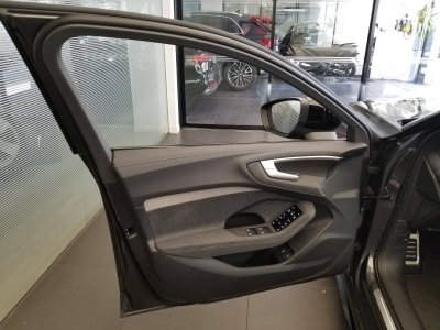 Audi A5 AVANT Avant e-hybrid 299 ch S tronic 7 Quattro S line   - 16