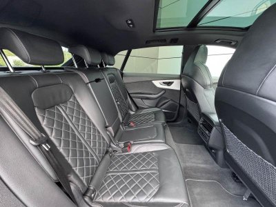Audi Q8 60 TFSI e 462ch Compétition quattro tiptronic 8   - 5