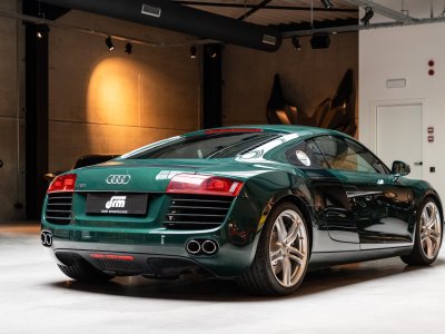 Audi R8 V8 42L Coupe Manuelle   - 11