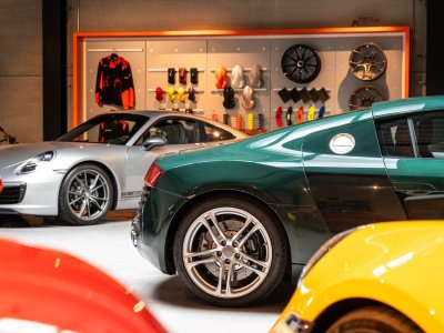 Audi R8 V8 42L Coupe Manuelle   - 15