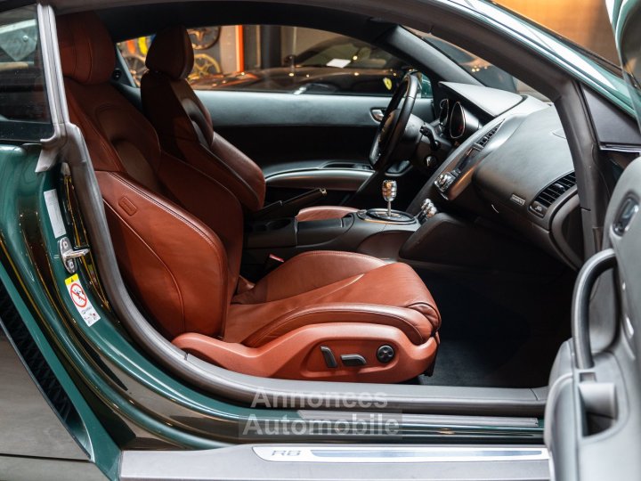Audi R8 V8 42L Coupe Manuelle - 22