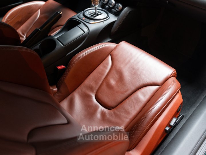 Audi R8 V8 42L Coupe Manuelle - 23