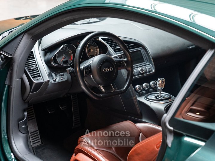 Audi R8 V8 42L Coupe Manuelle - 26