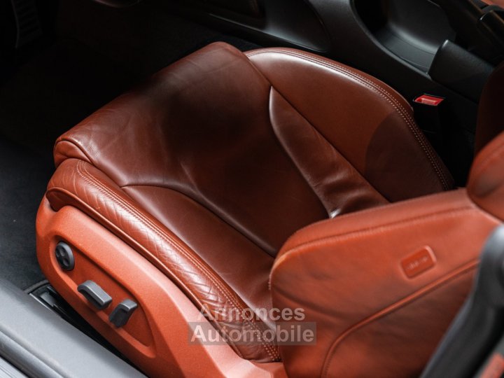 Audi R8 V8 42L Coupe Manuelle - 29