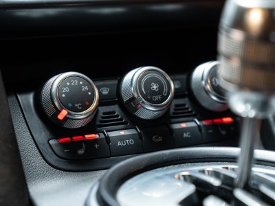 Audi R8 V8 42L Coupe Manuelle   - 35