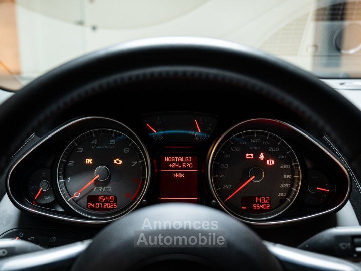 Audi R8 V8 42L Coupe Manuelle - 38
