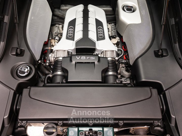 Audi R8 V8 42L Coupe Manuelle - 39