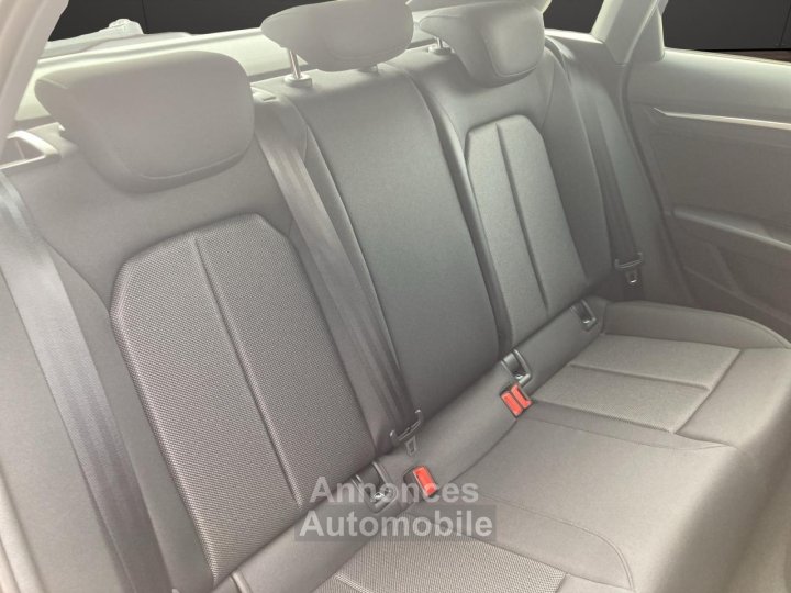 Audi A3 Sportback 15 35 TFSI - 150 - BV S-Tronic 7 8Y Business Executive PHASE 2 - 19