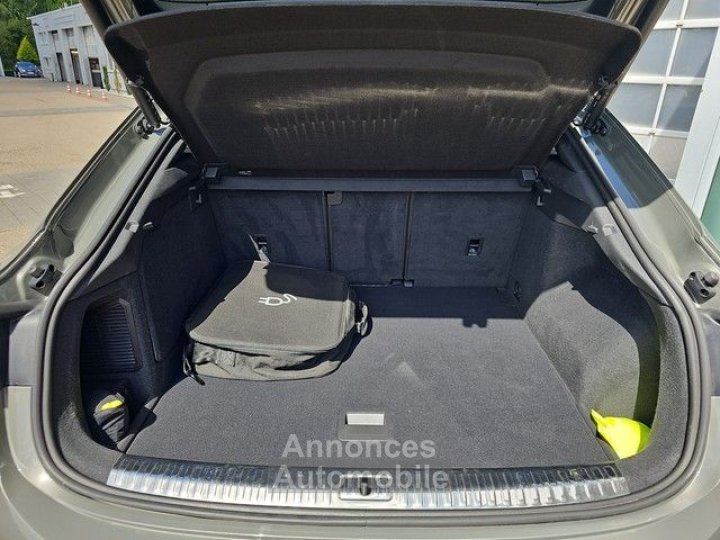 Audi Q3 Sportback 45 TFSIe  245 ch S tronic 6 S line - 8