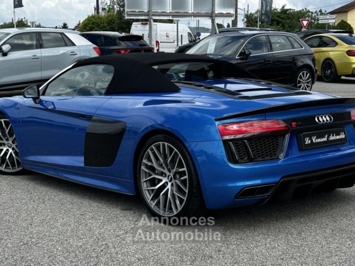Audi R8 Spyder 52 V10 FSI 610CH PLUS QUATTRO S TRONIC 7 - 8