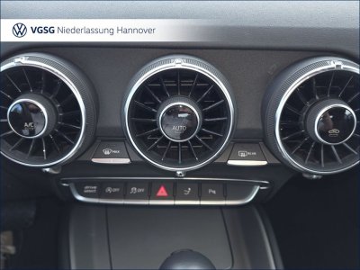 Audi TT Coup%C3%A9 S Line Selection PDC SHZ B O   - 11