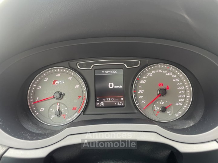 Audi RS Q3 25 TFSI 310 ch Quattro S tronic 7 / CAMERA DE RECUL / TOIT OUVRANT - 18