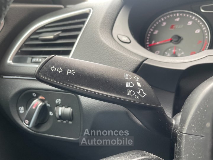 Audi RS Q3 25 TFSI 310 ch Quattro S tronic 7 / CAMERA DE RECUL / TOIT OUVRANT - 24