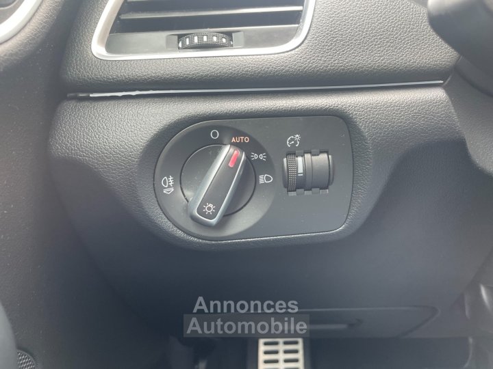 Audi RS Q3 25 TFSI 310 ch Quattro S tronic 7 / CAMERA DE RECUL / TOIT OUVRANT - 38
