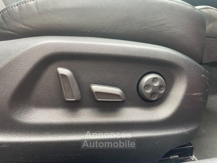 Audi RS Q3 25 TFSI 310 ch Quattro S tronic 7 / CAMERA DE RECUL / TOIT OUVRANT - 46