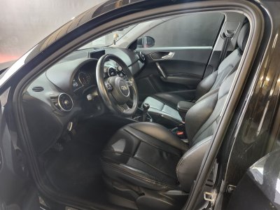 Audi A1 10 TFSI 95ch Midnight Series   - 9