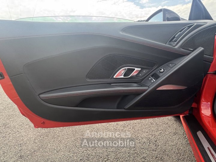 Audi R8 II 52 V10 FSI 540ch quattro S tronic 7 - 17