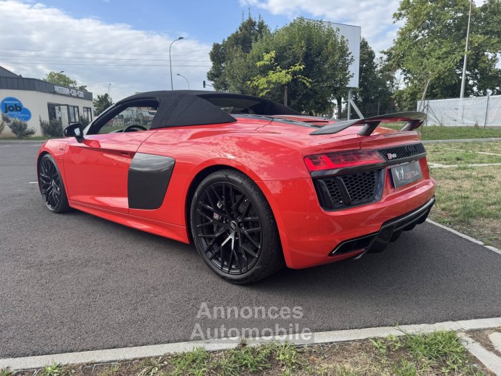 Audi R8 II 52 V10 FSI 540ch quattro S tronic 7 - 25