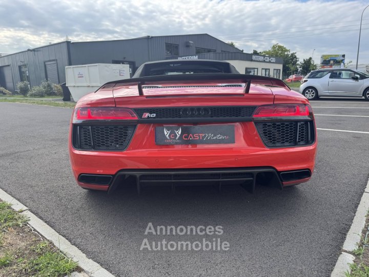 Audi R8 II 52 V10 FSI 540ch quattro S tronic 7 - 26