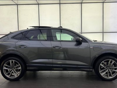 Audi Q3 Sportback 45 TFSIe  245 ch S tronic 6 S line   - 6