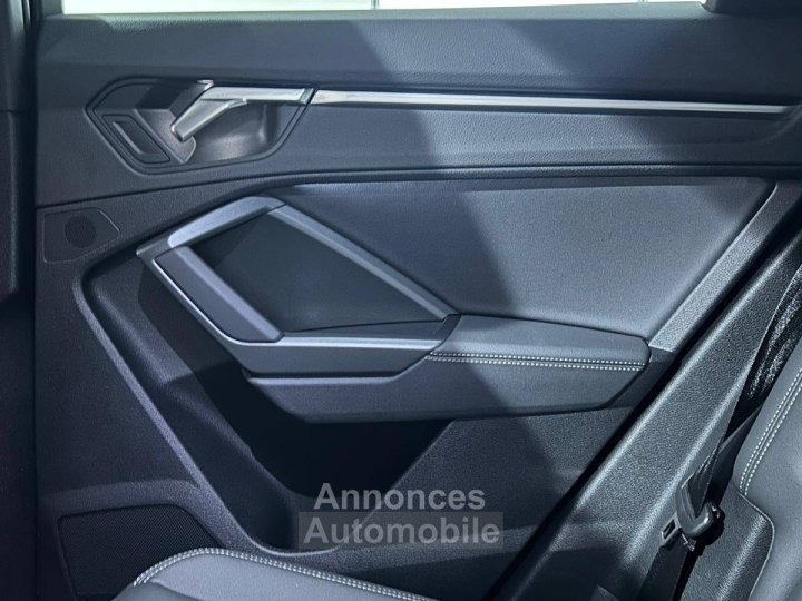Audi Q3 Sportback 45 TFSIe  245 ch S tronic 6 S line - 17