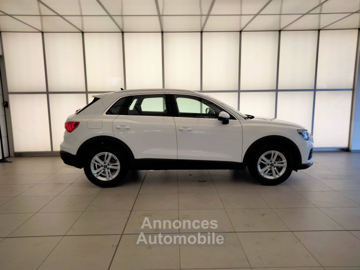 Audi Q3 35 TFSI 150 ch S tronic 7 Design - 9