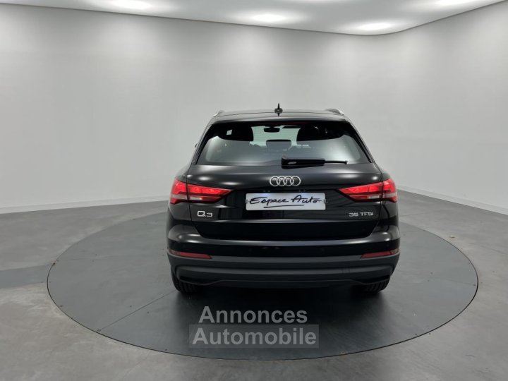 Audi Q3 35 TFSI 150 ch S tronic 7 Design - 4