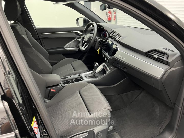 Audi Q3 35 TFSI 150 ch S tronic 7 Design - 12