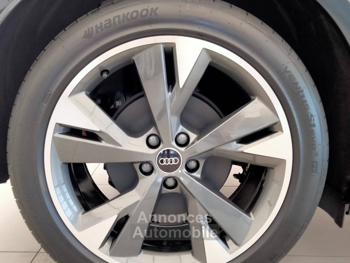 Audi Q4 E-Tron 45 285 ch 82 kWh - 12