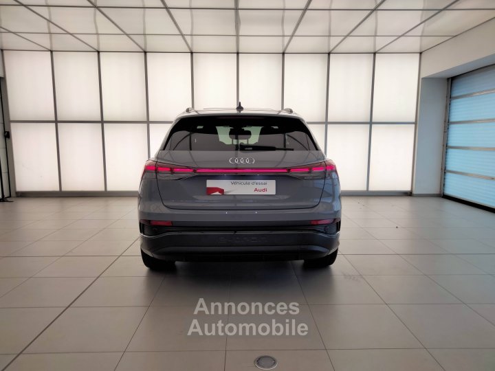 Audi Q4 E-Tron 45 285 ch 82 kWh - 14