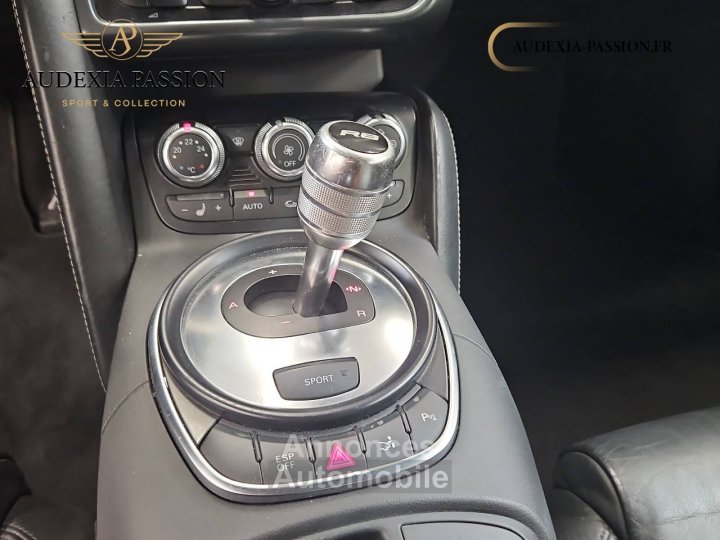 Audi R8 V8 42 FSI 420 Quattro R-Tronic - 12