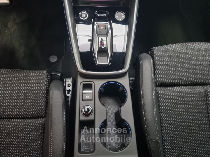 Audi A3 IV (2) SPORTBACK 15 35 TFSI MILD HYBRID 150 S LINE S TRONIC 7 - 17