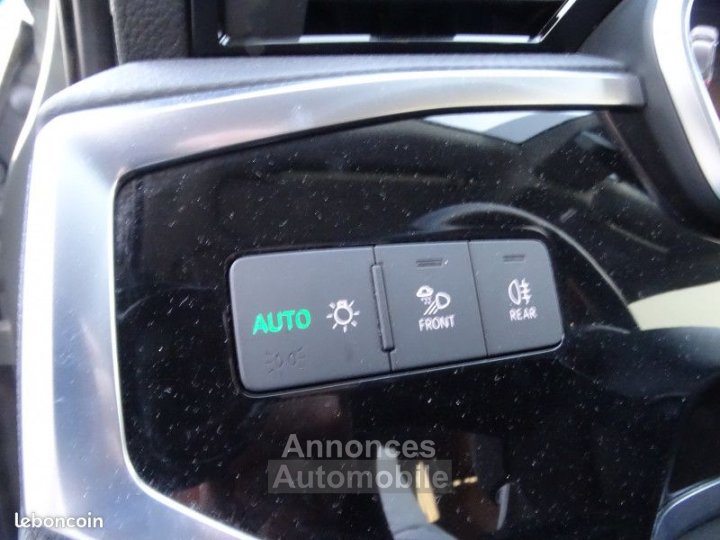 Audi Q3 35 TFSI 150CH S LINE TRONIC 7- Jtes 21 LED Attache remoque - 17
