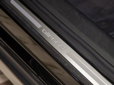 Audi A6 Allroad Quattro 30 V6 50 TDI 286 Tiptronic Avus Extended   - 40