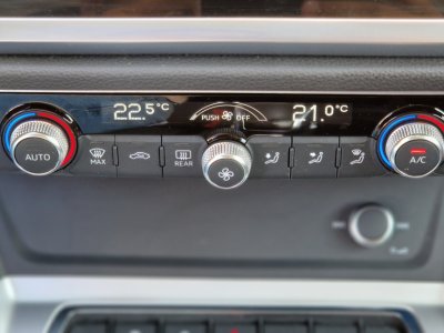 Audi Q3 35 TDI 150 ch S tronic 7 Design   - 38