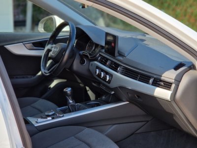 Audi A4 Avant 20 TDI ultra 150 CH TOIT OUV   - 38