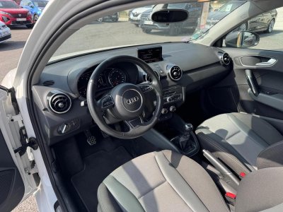 Audi A1 14 TFSI 125ch AMBITION Phares xenon radar recul   - 12