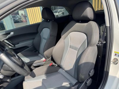 Audi A1 14 TFSI 125ch AMBITION Phares xenon radar recul   - 13