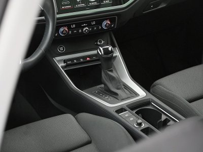 Audi Q3 35 TFSI 150 ch S tronic 7 S line   - 9