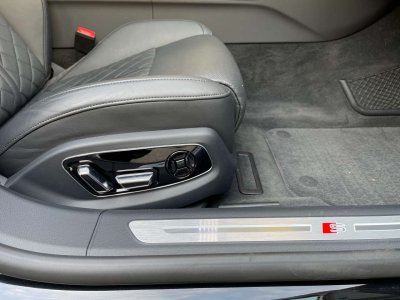 Audi S8 Plus V8 40 TFSI   - 11