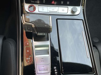 Audi S8 Plus V8 40 TFSI   - 16