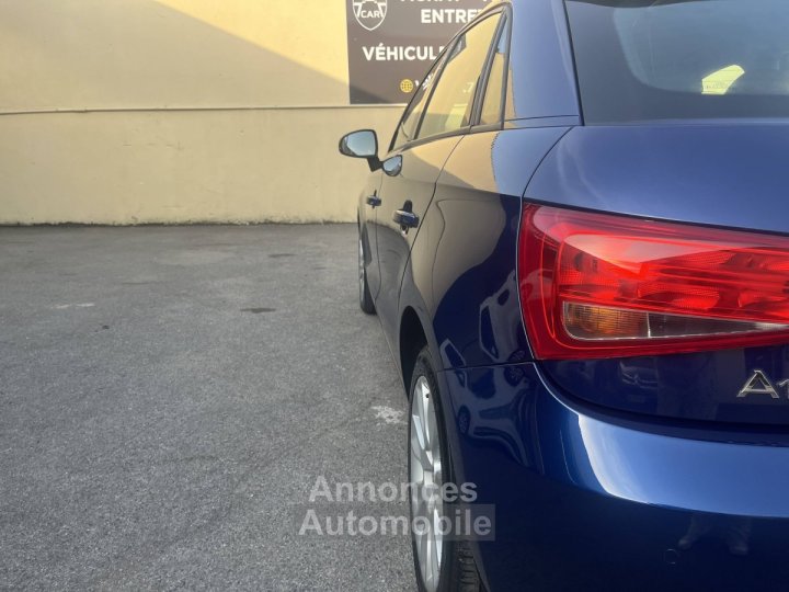 Audi A1 16 TDI 105 AMBIENTE - 13