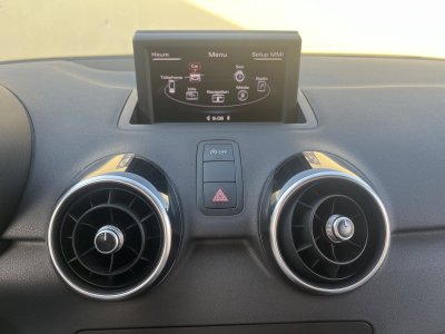 Audi A1 16 TDI 105 AMBIENTE   - 26