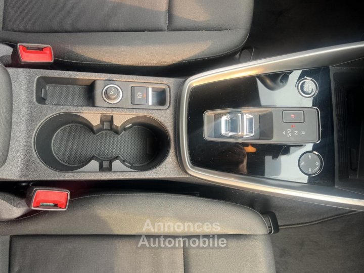 Audi A3 Sportback 15 35 TFSI - 150 - BV S-Tronic 7  8Y Design PHASE 1 - 17